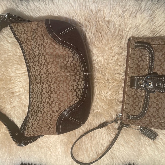 Coach Brown SoHo Small Signature Shoulder Bag and watching wristlet - Picture 7 of 9